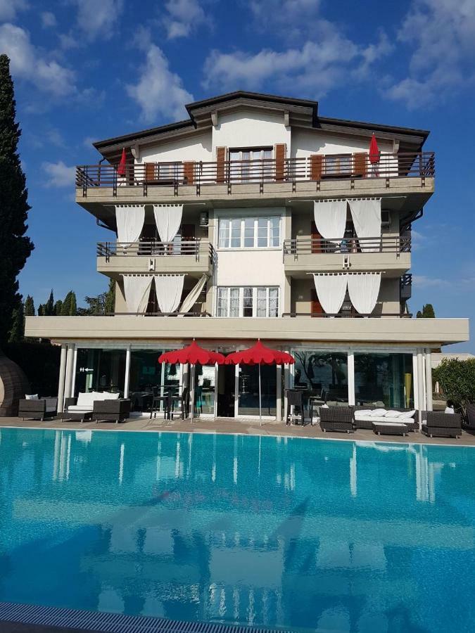 Alexandra 3* Sirmione