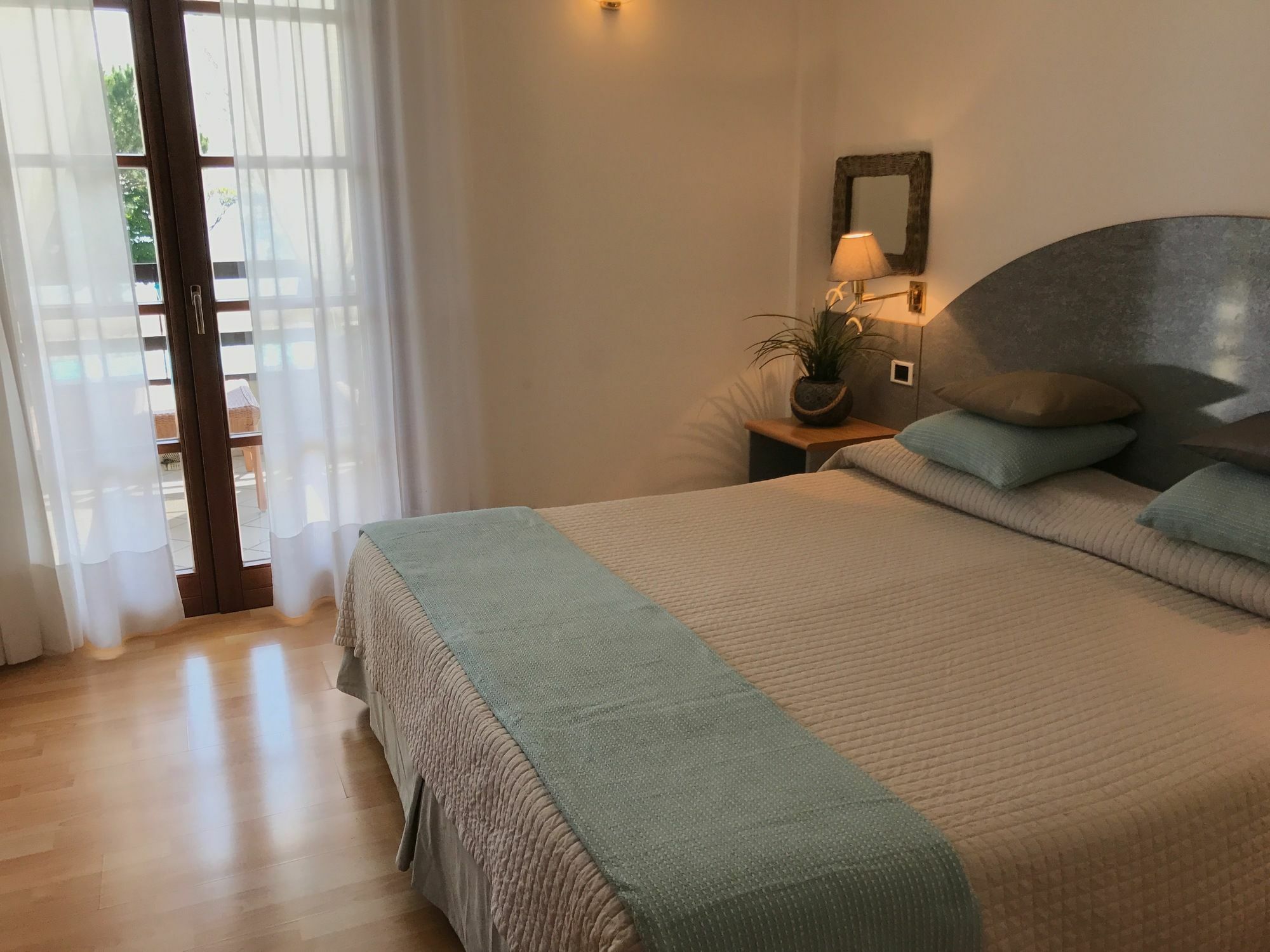 Alexandra Aparthotel
